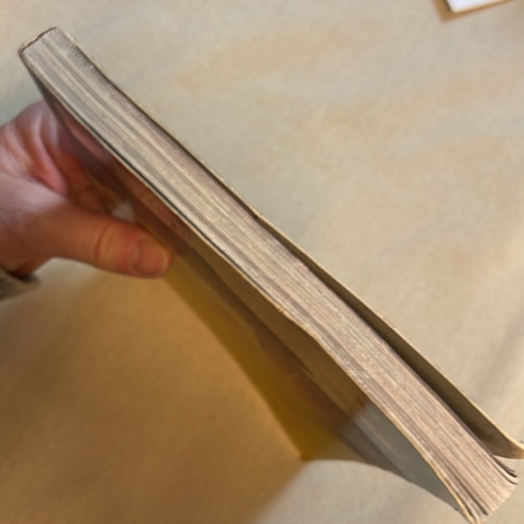 📚2/$6  Secret of the Time Tablets: #3 in the Cleopatra in Space Series - Picture 6 of 12